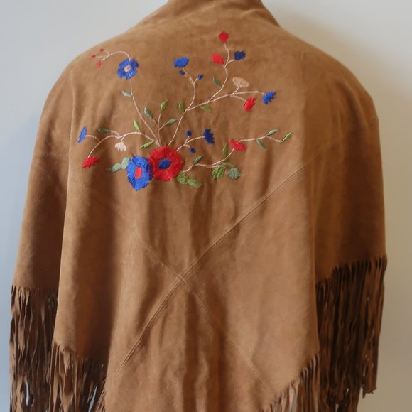 Shag Boutique Brown Faux Suede Fringe Shawl With Floral Design * - Picture 6 of 6